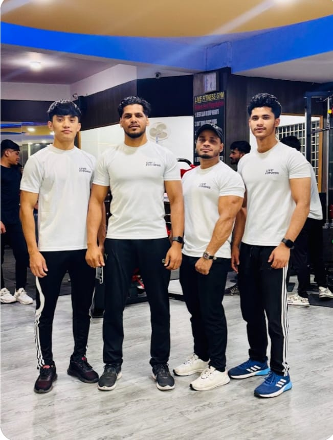 Live Fitness Gym professional trainer team